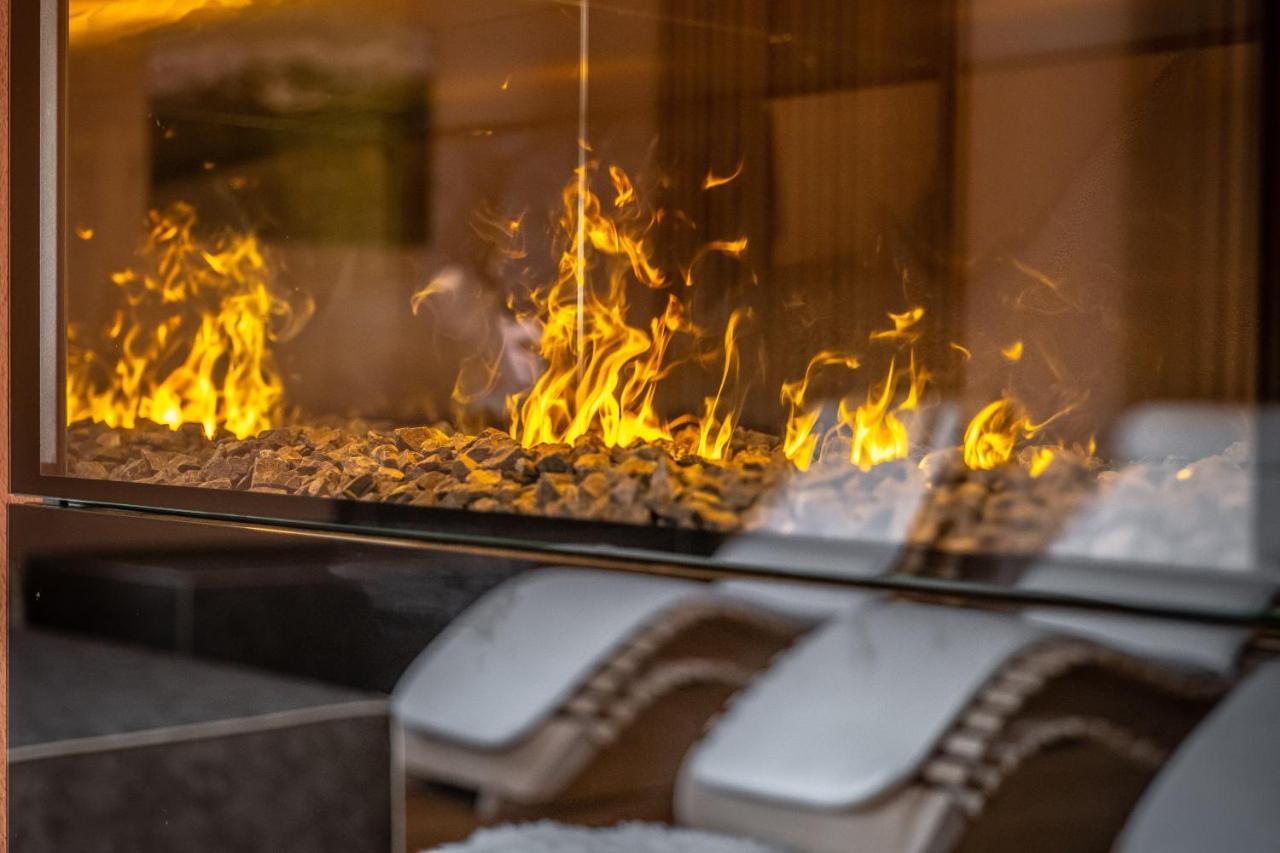Dolomitenhotel Weisslahnbad تيريس المظهر الخارجي الصورة