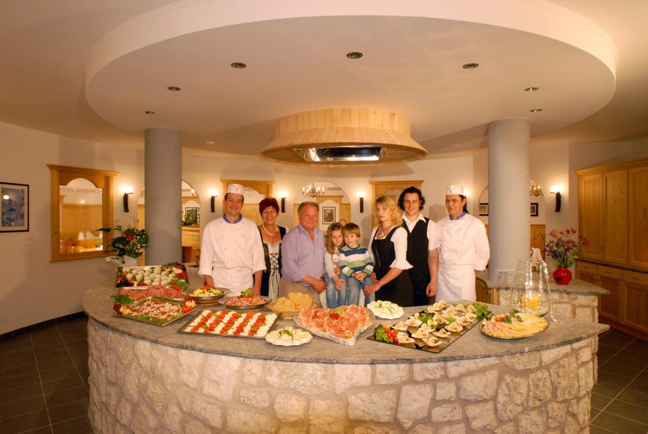 Dolomitenhotel Weisslahnbad تيريس المظهر الخارجي الصورة