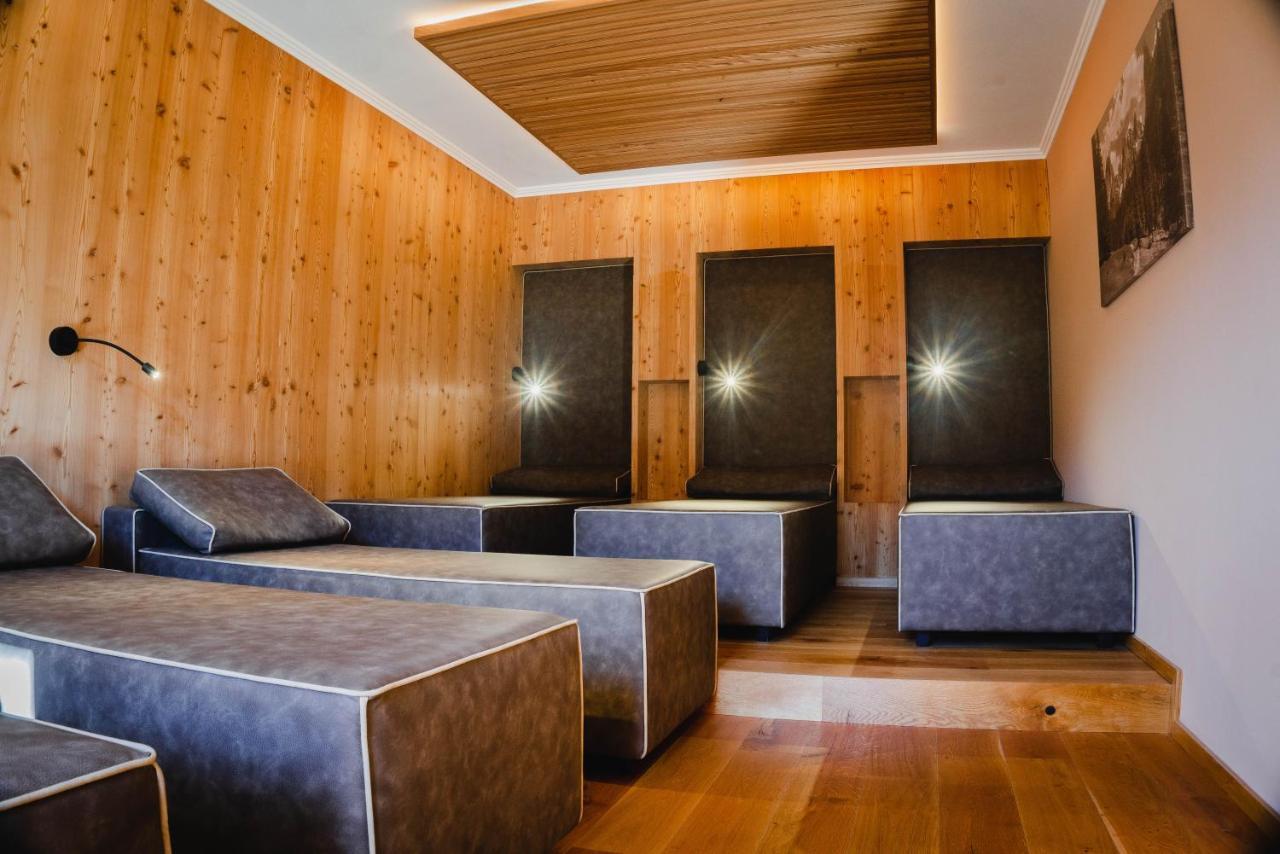 Dolomitenhotel Weisslahnbad تيريس المظهر الخارجي الصورة