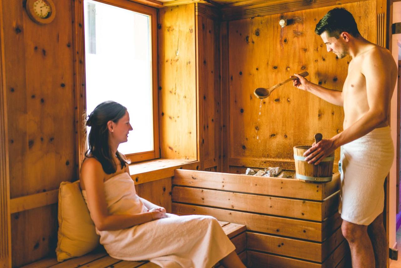 Dolomitenhotel Weisslahnbad تيريس المظهر الخارجي الصورة