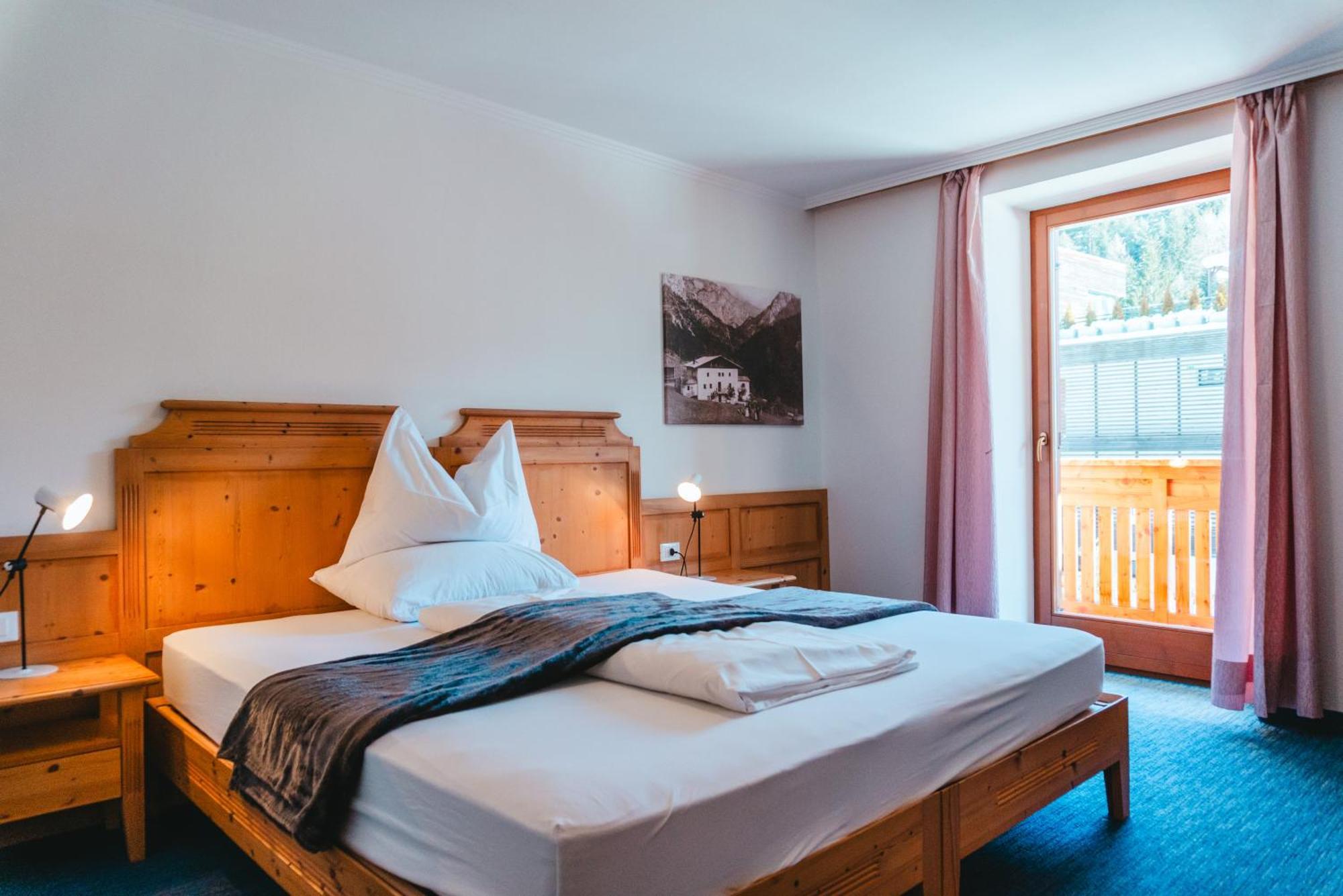 Dolomitenhotel Weisslahnbad تيريس المظهر الخارجي الصورة