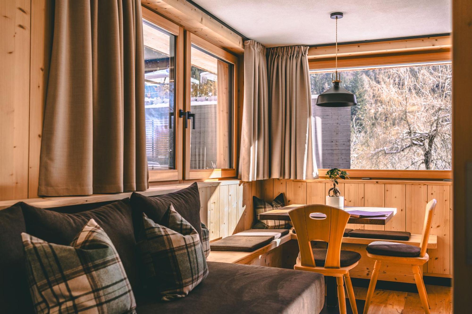 Dolomitenhotel Weisslahnbad تيريس المظهر الخارجي الصورة