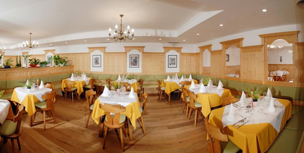 Dolomitenhotel Weisslahnbad تيريس المظهر الخارجي الصورة