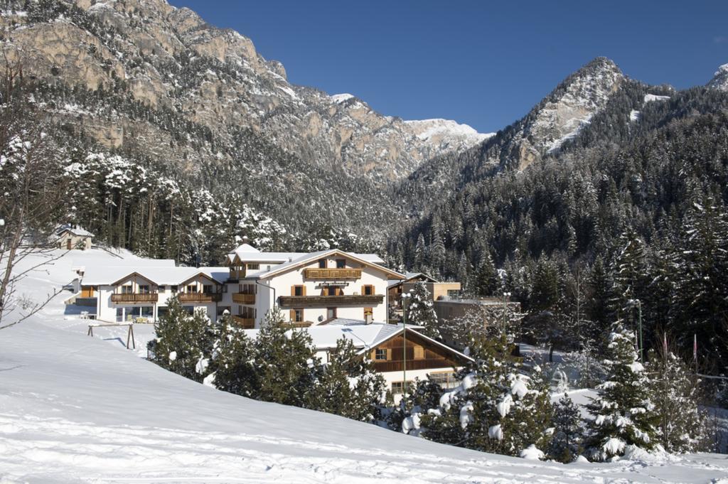 Dolomitenhotel Weisslahnbad تيريس المظهر الخارجي الصورة