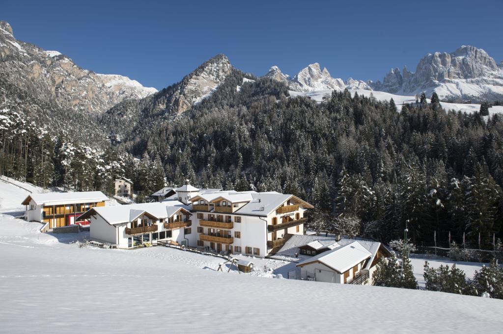 Dolomitenhotel Weisslahnbad تيريس المظهر الخارجي الصورة