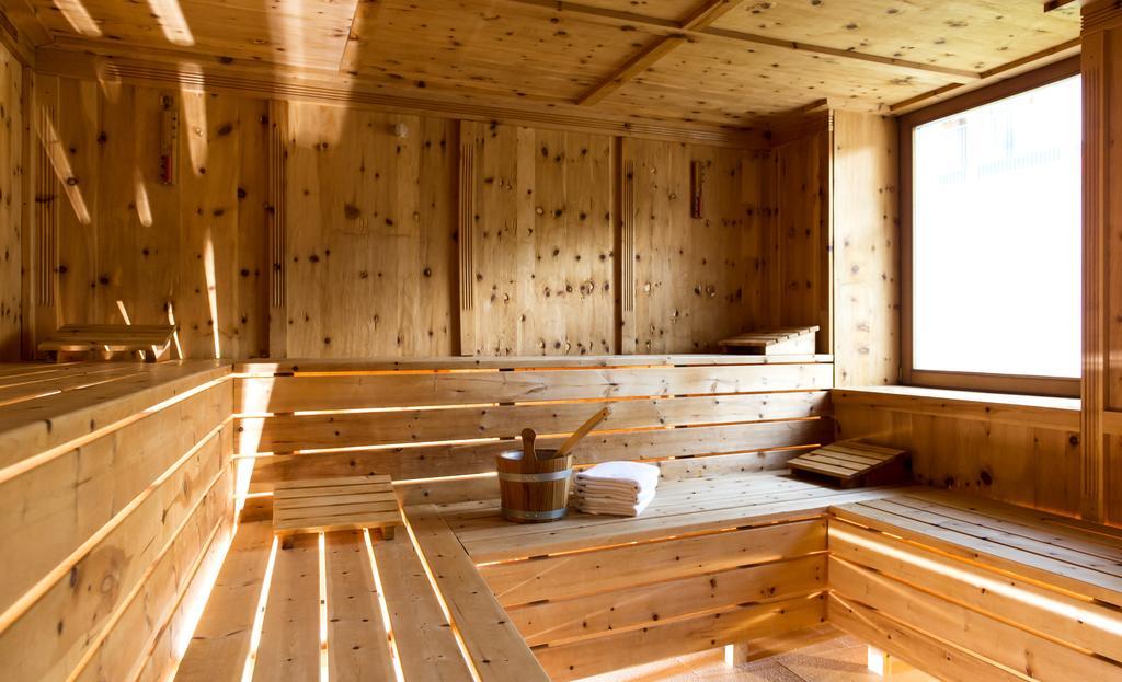 Dolomitenhotel Weisslahnbad تيريس المظهر الخارجي الصورة